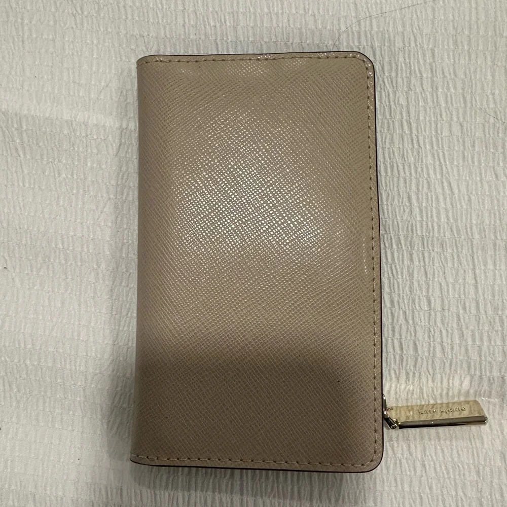 Kate Spade Wallet - Picture 2 of 3